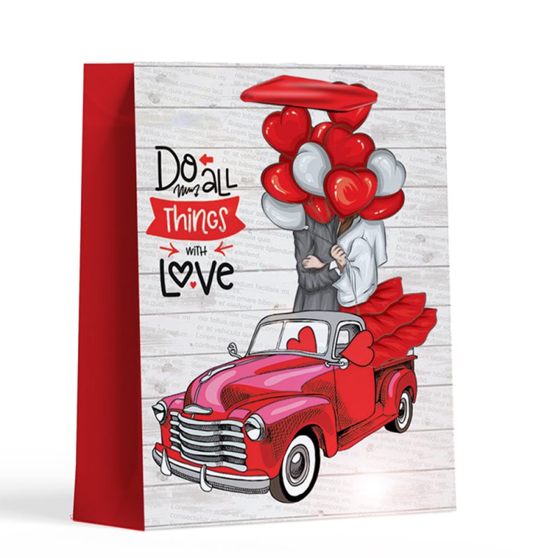 اكياس الهدايا بطابع الحب