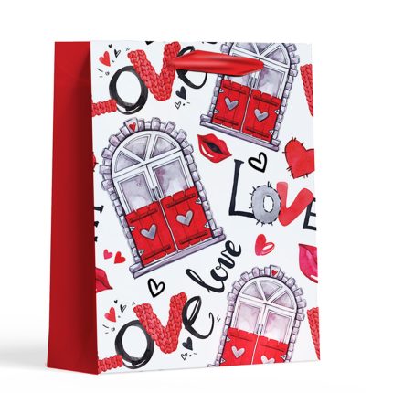 اكياس الهدايا بطابع الحب